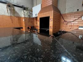 Casa com churrasqueira mr2, hotel v destinaci Londrina