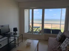 Appartement Varaville: Face à la mer avec loggia et parking privé, 4 pers. - FR-1-487-306