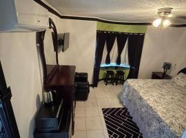 Hide Away From Home, homestay in May Pen