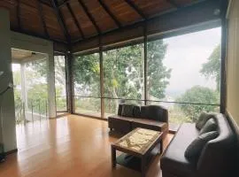 Wira garden vila city view & big garden for bbq and relax in Bandung strategic area