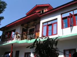 Howrah Guest House, hotel in Srinagar