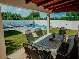 Kuća za odmor Vučjak, hotel em Bihać