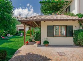 Casa Vacanze Piè di Castello, hotel v destinaci Tassullo