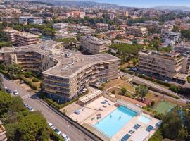 Résidence Héliotel Marine, hotel v destinaci Saint-Laurent-du-Var