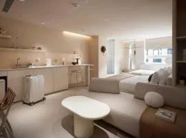 Lore Hotel