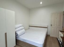 ไนซ์สเตย์ เฮาส์ แอทคลองสาม รังสิต คลองหลวง ปทุมธานี Nice Stay House at Khlong Sam - Rangsit - Khlong Luang - Phathumthani Self Check-in เช็คอินด้วยตนเอง, holiday rental in Ban Talat Rangsit