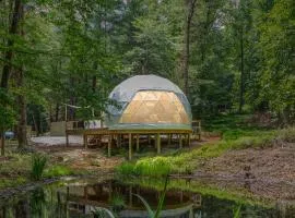 Zen Dome - Romantic Retreat, Wifi & AC, Hot Tub, National Park 8 Min、ルーレイの別荘
