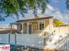 Bright, Cosy Cottage near CBD- Free wifi, Netflix and Disney Plus