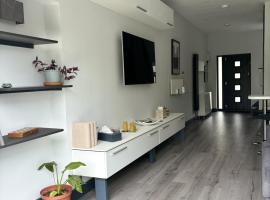Luxury modern apartment with free private parking, khách sạn sang trọng ở Saint Albans