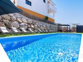 Villa Serranita - Stylish Holiday Home with Views and Air Conditioning 15 mins to Sitges