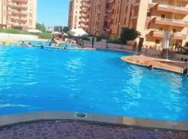 شقة جديدة بقرية القصر الملكى بمرسى مطروح