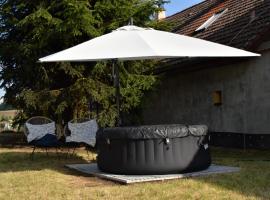 Bohemica Apartman 3, hotel v destinaci Kouřim