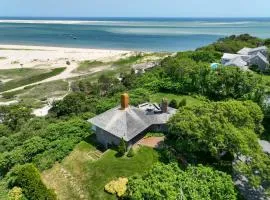 Panoramic Water Views w Private Beach