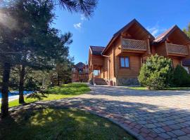 Садиба Панська, Hotel in Plavie