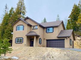 Shaver Lake Hideaway、シェイバー・レイクのホテル