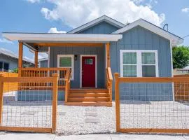 Heaven-sent Convenient 4BR 3BA Near Downtown