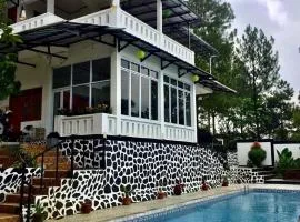 Villa Putih Alvaro