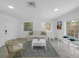 Spacious 2-2 in heart of Calle 8 - Family
