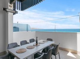 Sand on Sellicks #4 by Wine Coast Holidays, hotel in Sellicks Beach