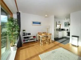 Bright 2BD Flat with Private Balcony - Dublin