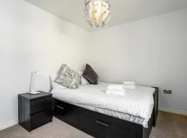 Comfy 2 Bedroom Apartment near Edinburgh City Centre