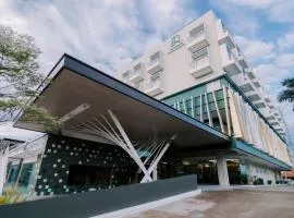 Roy's Hotel and Convention Center