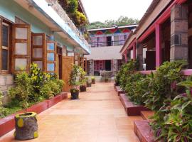 Miryams Village Inn Safari Lodge, hotel v destinaci Sultan Hamud
