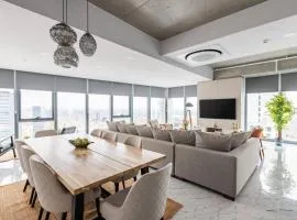Gorgeous 3bd2bath Bright Airy Penthouse! #355