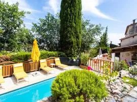 Lovely old town house sea view, 1br AC, pool,sauna