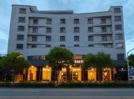 Top Cloud Hotel Iksan, hotel en Iksan
