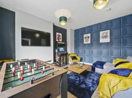 Central Coventry, Cinema Tv Games Room, Sleeps 11