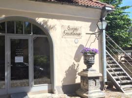 Suviste Guesthouse, guest house in Kuressaare