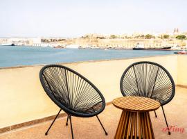 Charming Historic Home with Rooftop Views, khách sạn ở Senglea