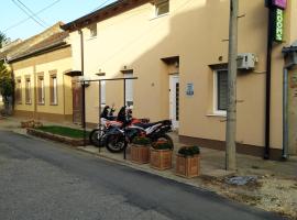 Lotus house, hotel v destinaci Zrenjanin