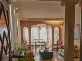 Spacious Apart, 2-min to beach & Old Souk