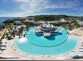 The Signature Level at Grand Palladium Lady Hamilton Resort & Spa- All Inclusive