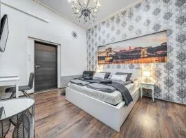 Fashion Street Central Apartment