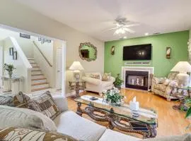 Spacious Richmond Hill Hideaway with Deck!