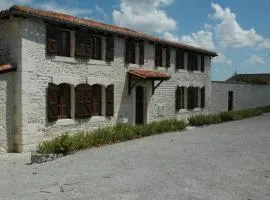 Nandolle Farmhouse