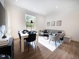 Excellent 3 bedroom, 3 baths, City Centre, voucher available