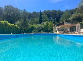 Villa Paradis des Oréades, hotel a Lauris
