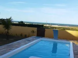Cabo Frio, Piscina de frente pro Mar, Pé na areia