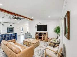 Van Vacation Retreat with Private 300-Acre Lake!