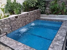 Cozy House with Pool and AC Casa Armando, готель у місті Косумель