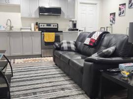 Cozy suite near Hospital, Stadium, Airport & RCMP, villa em Regina