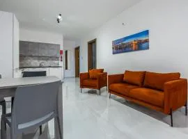 Seabreeze apartment by SF HOMES - meters away from the beach & pools