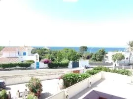 Basic Seafront Apt-Short Walk to Sottotorre Beach