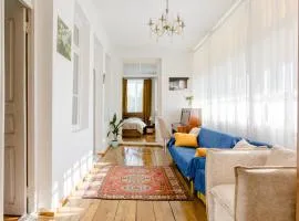 Nazy's Guest House