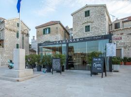 Pansion Kamenar 2, Hotel in Primošten