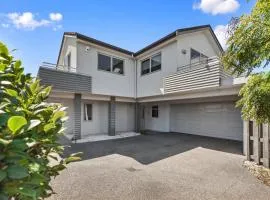 Endless Summer - Mount Maunganui Holiday Home
